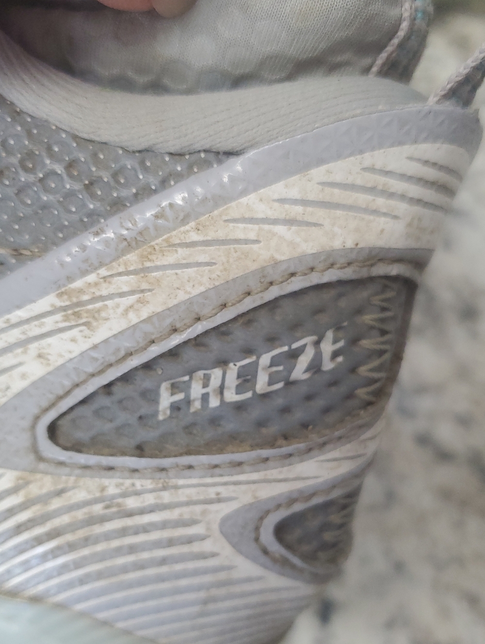NEW BALANCE Freeze Men's Lacrosse Cleats Size 9 - Picture 8 of 8